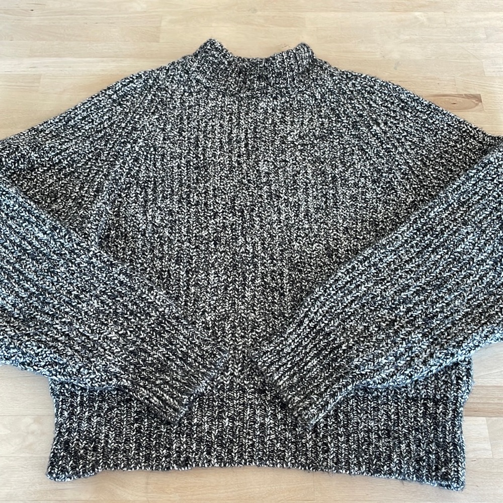 NWOT Universal Thread Sweater
